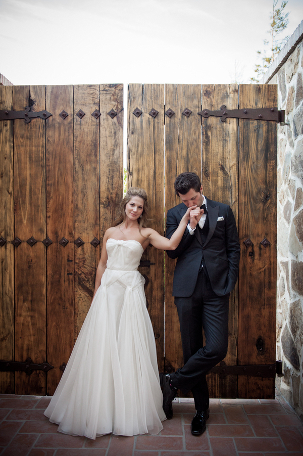 Vineyard wedding in Napa Valley of Sonoma, California with photos by Viera Photographics | via junebugweddings.com Vineyard wedding in Napa Valley of Sonoma, California with photos by Viera Photographics | via junebugweddings.com