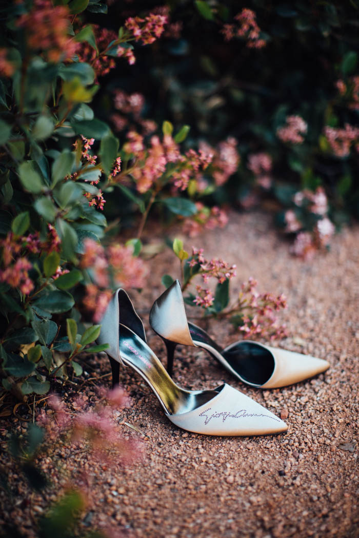 creative-sedona-wedding-in-the-tlaquepaque-arts-and-crafts-village-jane-in-the-woods