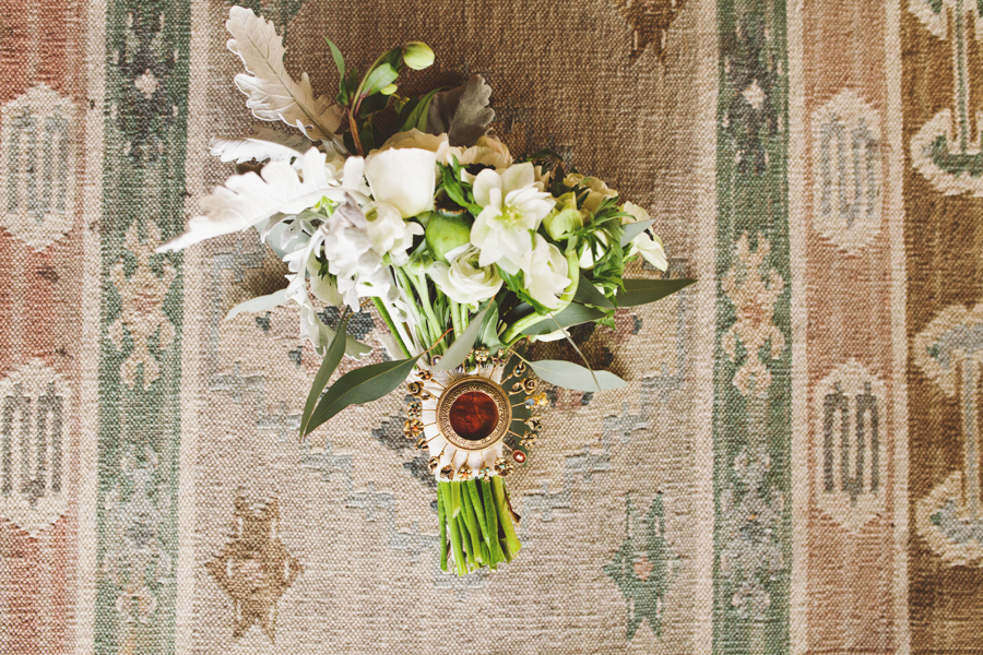 an-alpaca-almost-stole-the-spotlight-in-this-hummingbird-nest-ranch-wedding-2