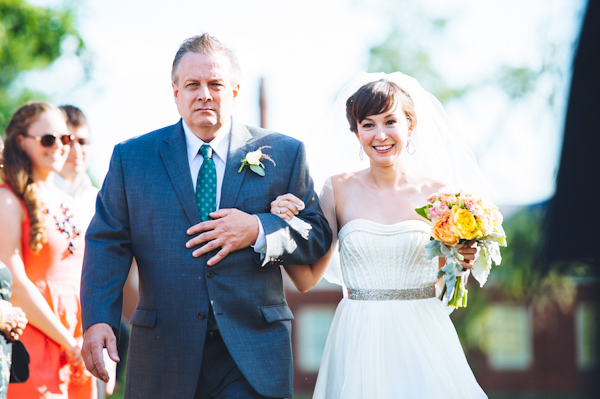 laid-back summer wedding with photos by Amanda Marie Studios | via junebugweddings.com laid-back summer wedding with photos by Amanda Marie Studios | via junebugweddings.com
