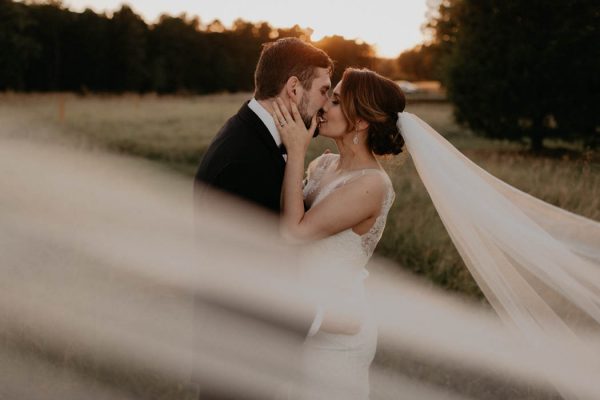Pumpkin-Filled-Fall-Wedding-at-Moss-Mountain-Farm-Cody-and-Allison-Photography-36-600x400