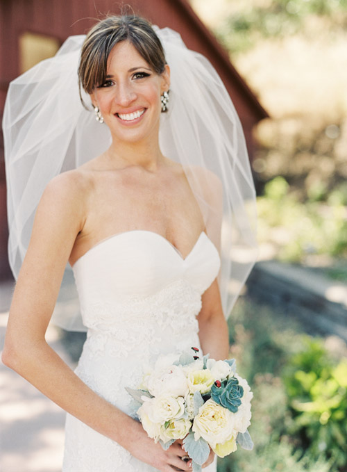 rustic yellow and champagne vineyard wedding in Santa Ynez, CA - photos by Michelle Warren Photography| jvia unebugweddings.com rustic yellow and champagne vineyard wedding in Santa Ynez, CA - photos by Michelle Warren Photography| jvia unebugweddings.com