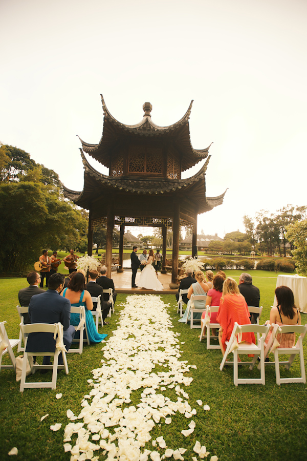 Hawaii destination wedding on Lanai island with photos by Anna Kim Photography | via junebugweddings.com Hawaii destination wedding on Lanai island with photos by Anna Kim Photography | via junebugweddings.com