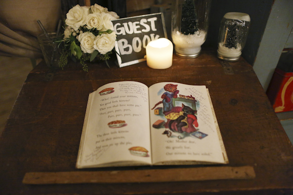 warm and cozy winter wedding, photo by Alison Conklin Photography | via junebugweddings.com warm and cozy winter wedding, photo by Alison Conklin Photography | via junebugweddings.com