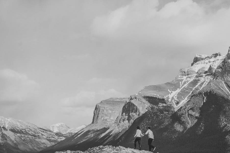 Breathtaking-Lake-Minnewanka-Engagement-Daring-Wanderer (4 of 27)