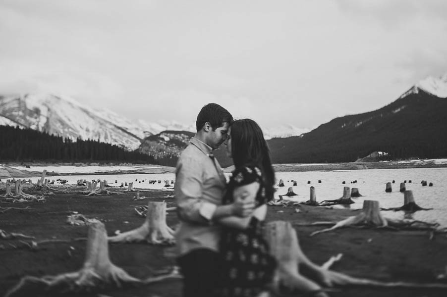 Breathtaking-Lake-Minnewanka-Engagement-Daring-Wanderer (26 of 27)