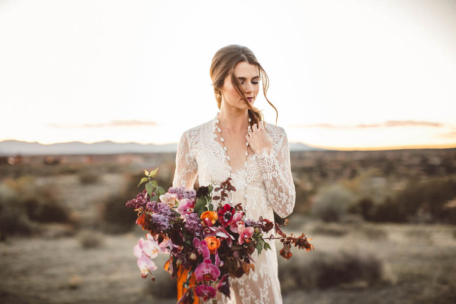 edgy-romantic-santa-fe-bridal-inspiration-18
