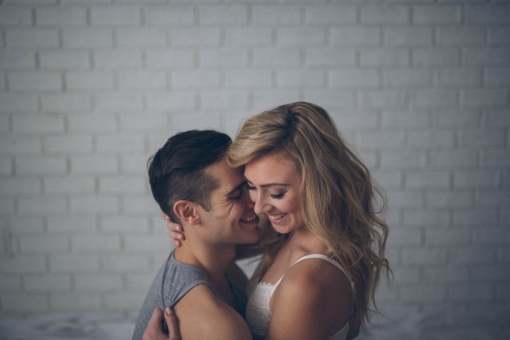 Sexy-Pillow-Fight-Couple-Boudoir (8 of 15)