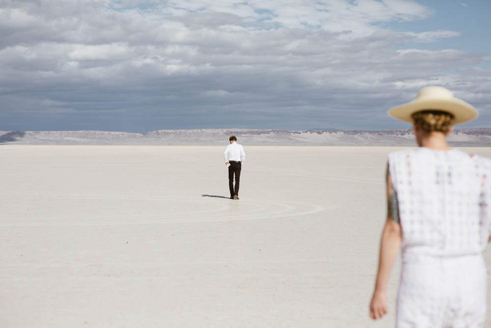 Minimalist-Wedding-in-the-Alvord-Desert-Free-The-Bird-25
