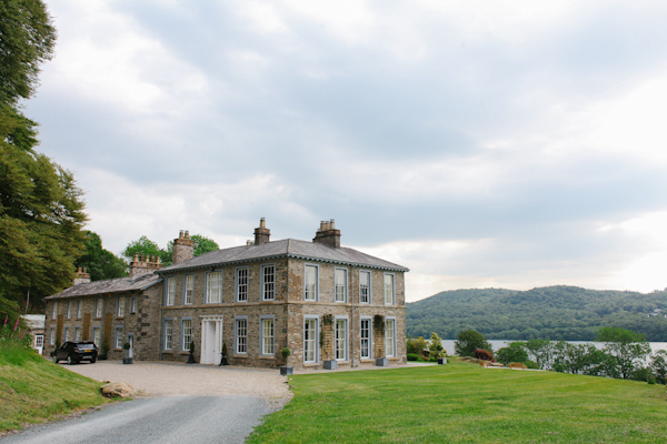 garden wedding venue Silverholme Manor, photo by Sansom Photography | via junebugweddings.com garden wedding venue Silverholme Manor, photo by Sansom Photography | via junebugweddings.com