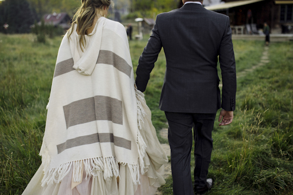 rustic mountain wedding bridal style, photo by Chowen Photography | via junebugweddings.com rustic mountain wedding bridal style, photo by Chowen Photography | via junebugweddings.com