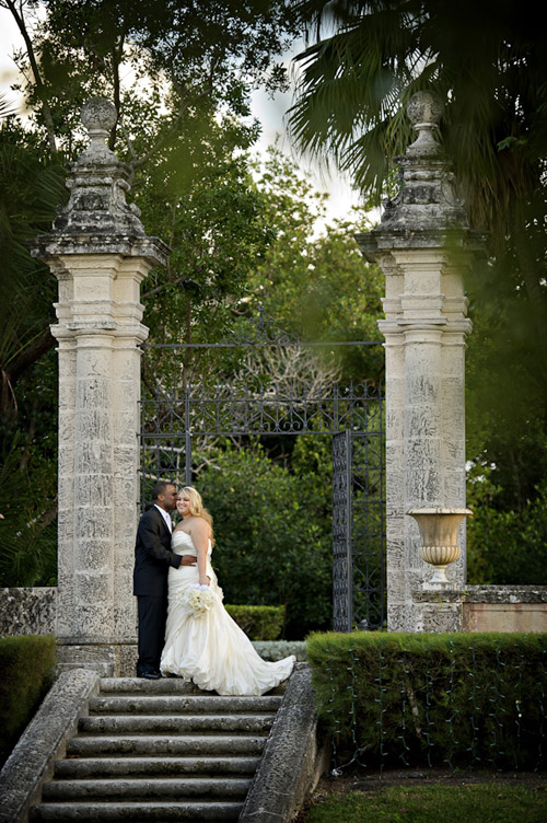 tropical candlelight wedding in Miami at Vizcaya Museum and Garden, photos by Maloman Photograhper tropical candlelight wedding in Miami at Vizcaya Museum and Garden, photos by Maloman Photograhpers