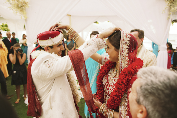 indian american wedding in Hawaii, photos by Anna Kim Photography | via junebugweddings.com indian american wedding in Hawaii, photos by Anna Kim Photography | via junebugweddings.com