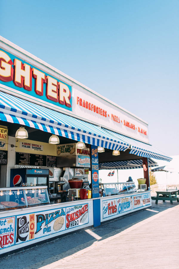 these-coney-island-anniversary-photos-are-equal-parts-colorful-and-romantic-6