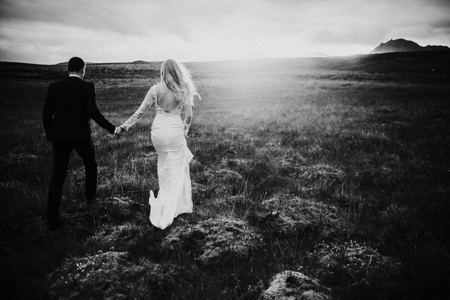 crazy-passionate-icelandic-wedding-adventure-maciej-suwalowski-23