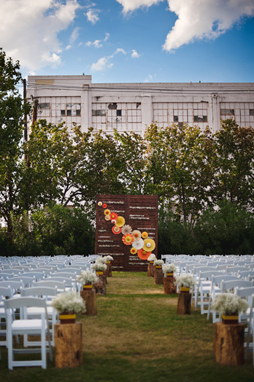 colorful wedding at Hickory Street Annex in Dallas, Texas - photos by Nine Photography | junebugweddings.com colorful wedding at Hickory Street Annex in Dallas, Texas - photos by Nine Photography | junebugweddings.com