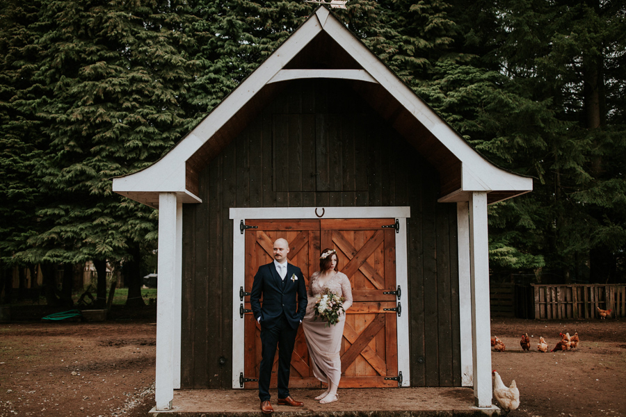 cozy-vancouver-island-cabin-wedding-at-dolphins-resort-31