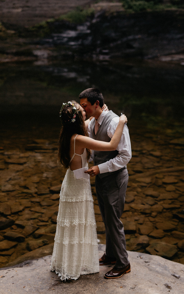 incrediby-intimate-waterfall-elopement-at-cloudland-canyon-state-park-11