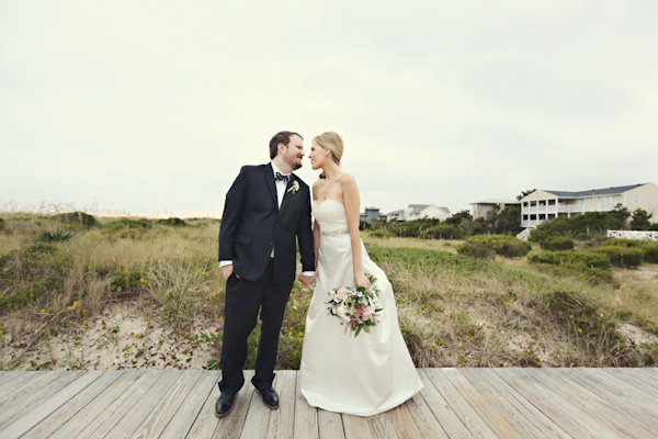 North Carolina wedding at The Carolina Yacht Club, photo by Whitebox Photo | via junebugweddings.com North Carolina wedding at The Carolina Yacht Club, photo by Whitebox Photo | via junebugweddings.com