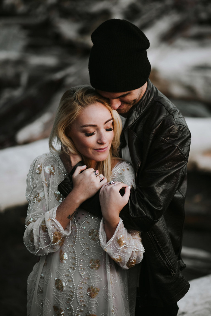 stylish-engagement-photos-on-second-beach-26