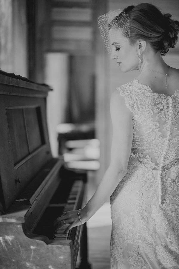 Shabby-Chic-Texas-Bridal-Session-Shaun-Menary-Photography-11