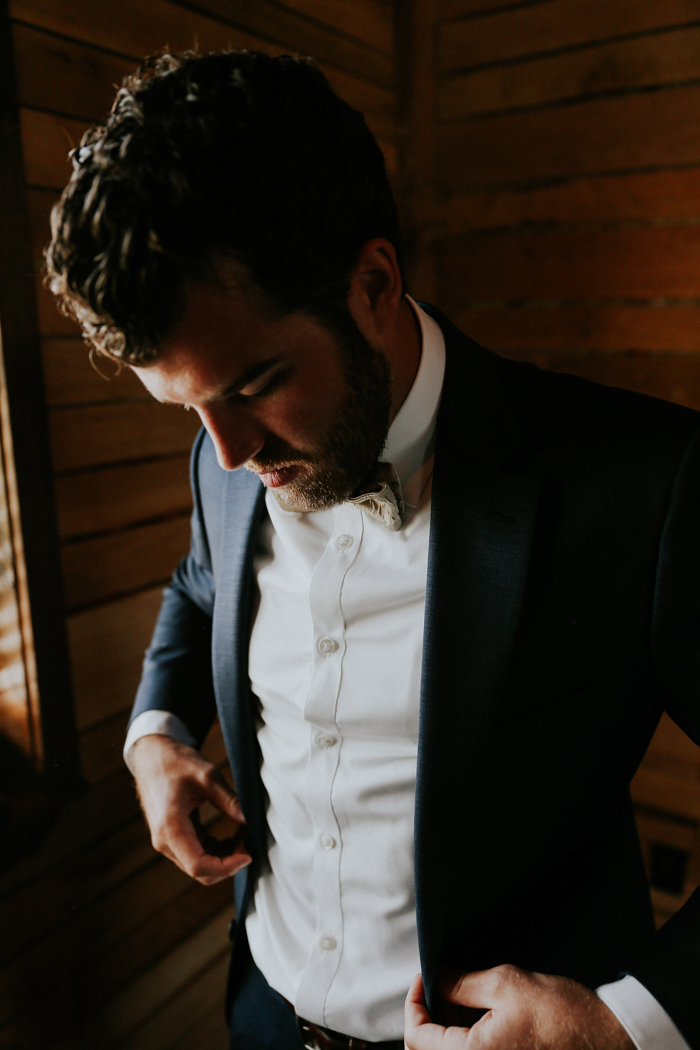 this-fall-wedding-at-southwind-hills-seamlessly-blends-bold-and-soft-styles-3