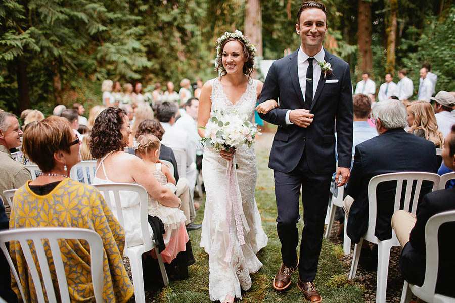 Earthy-Oregon-Wedding-at-Hornings-Hideout-Nakalan-McKay-27