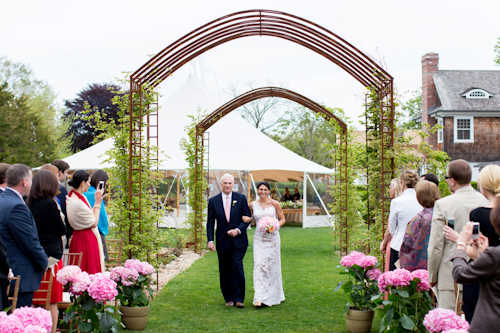 garden wedding at Inn at Windmill Lane, Amagansett, New York, with photos by Jonathan Young Weddings | via junebugweddings.com garden wedding at Inn at Windmill Lane, Amagansett, New York, with photos by Jonathan Young Weddings | via junebugweddings.com