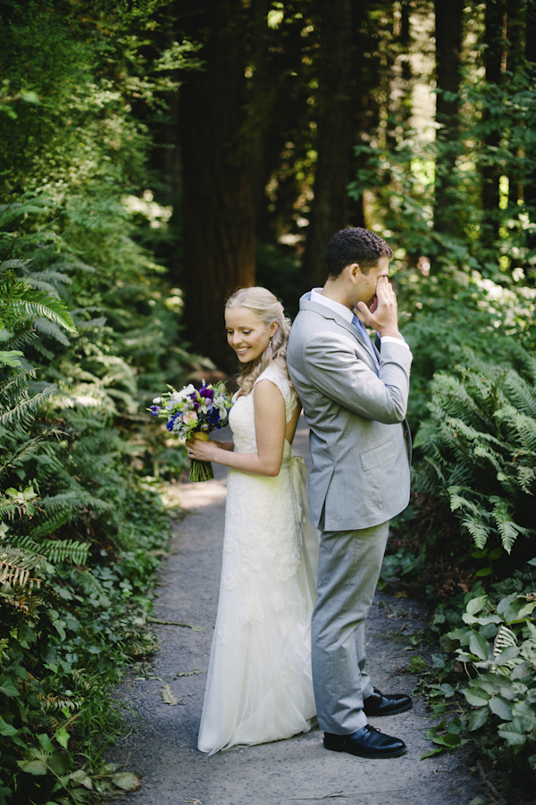 natural, outdoors wedding in Portland, Oregon at Hoyt Arboretum, wedding photo by Aaron Courter Photography | via junebugweddings.com natural, outdoors wedding in Portland, Oregon at Hoyt Arboretum, wedding photo by Aaron Courter Photography | via junebugweddings.com