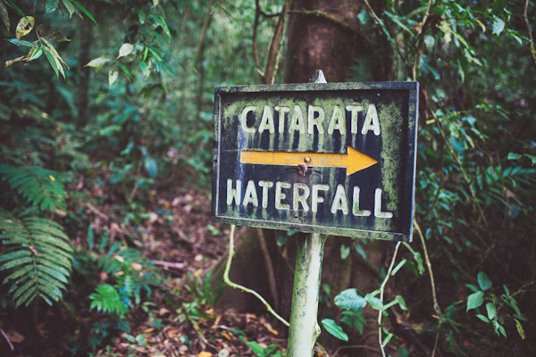 tropical elopement in Costa Rica, photo by Costa Vida Photography | via junebugweddings.com tropical elopement in Costa Rica, photo by Costa Vida Photography | via junebugweddings.com
