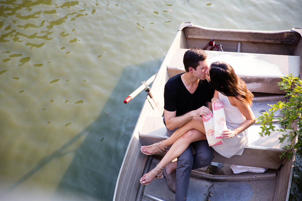Romantic-Central-Park-Engagement-Photos-Modern-Wedding-Photography-0143