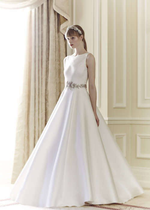wedding dress by Jenny Packham - spring 2014 bridal collection | via junebugweddings.com wedding dress by Jenny Packham - spring 2014 bridal collection | via junebugweddings.com