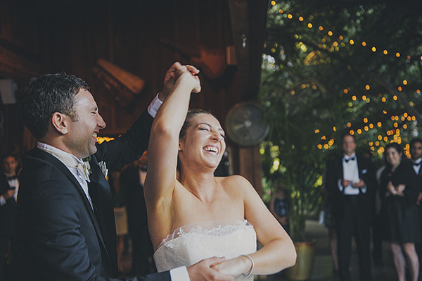 organic outdoor summer wedding at Holly Farm - photo by Lisa Lefringhouse Photography | via junebugweddings.com organic outdoor summer wedding at Holly Farm - photo by Lisa Lefringhouse Photography | via junebugweddings.com