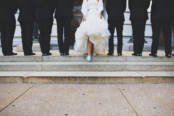 modern elegant gold and black wedding at Legend at Bergamont, photo by DWJohnson Studio | via junebugweddings.com modern elegant gold and black wedding at Legend at Bergamont, photo by DWJohnson Studio | via junebugweddings.com