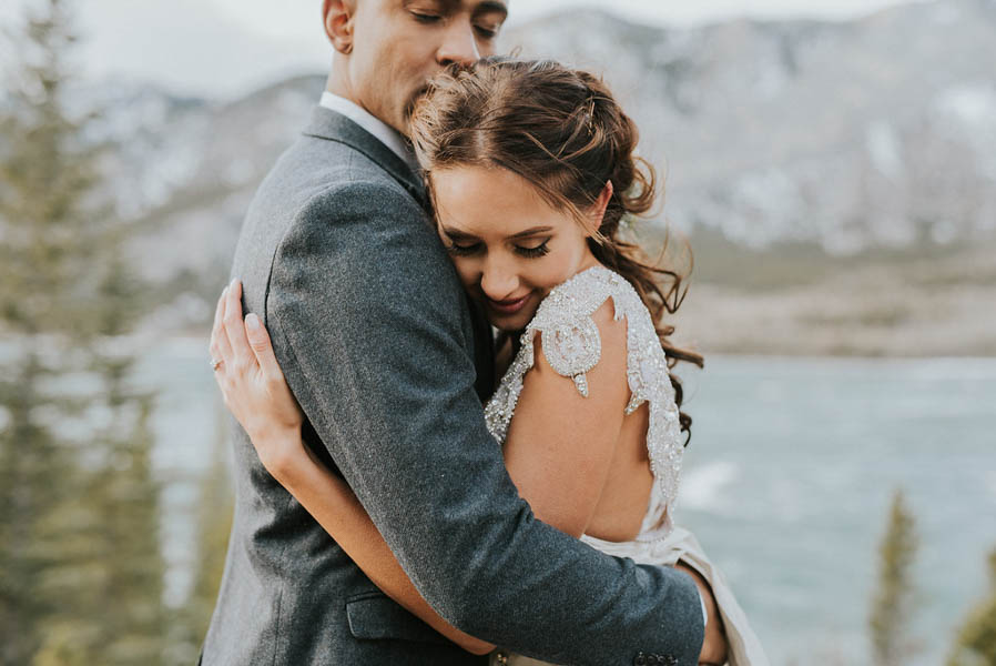 Winter-Mountain-Elopement-Banff-National-Park-21