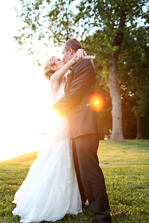 Grey and cream seaside wedding in Newport News, VA, photos by Whitebox Weddings via junebugweddings.com Grey and cream seaside wedding in Newport News, VA, photos by Whitebox Weddings via junebugweddings.com