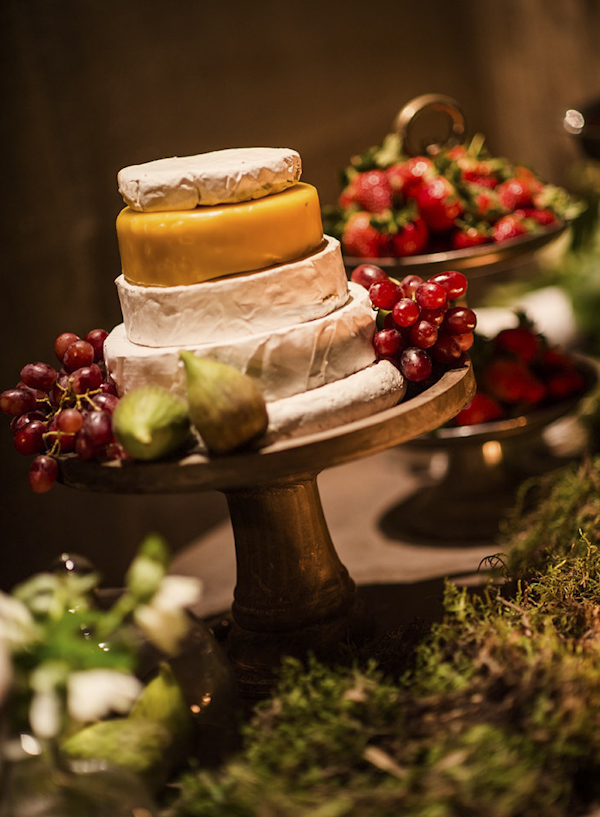 natural green and yellow wedding at Yandida Station, Australia, photo by Studio Impressions | via junebugweddings.com natural green and yellow wedding at Yandida Station, Australia, photo by Studio Impressions | via junebugweddings.com