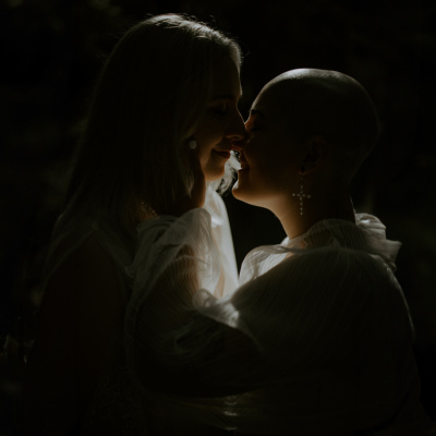 Image by Chris Grandy + Sam Rose of Isle + Oak Photography taken in Tofino, BC, Canada