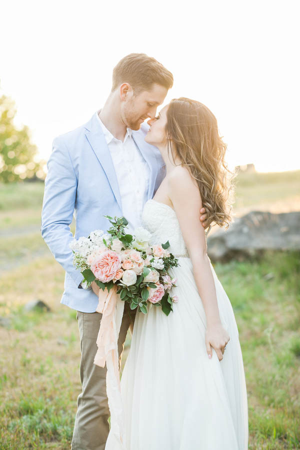 Romantic-Columbia-Gorge-Wedding-Inspiration-Angela-Shae (19 of 24)