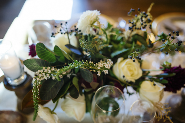 rustic mountain wedding decor, photo by Chowen Photography | via junebugweddings.com rustic mountain wedding decor, photo by Chowen Photography | via junebugweddings.com