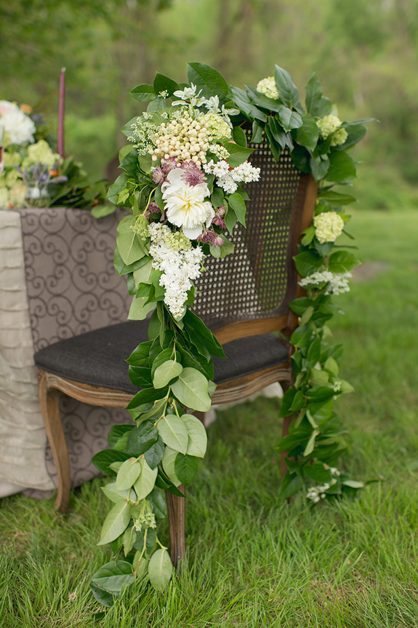 darling countryside wedding inspiration photo shoot, photo by L Hewitt Photography | via junebugweddings.com darling countryside wedding inspiration photo shoot, photo by L Hewitt Photography | via junebugweddings.com