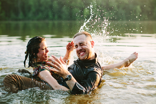 hilarious engagement photo by Pat Furey | junebugweddings.com hilarious engagement photo by Pat Furey | junebugweddings.com