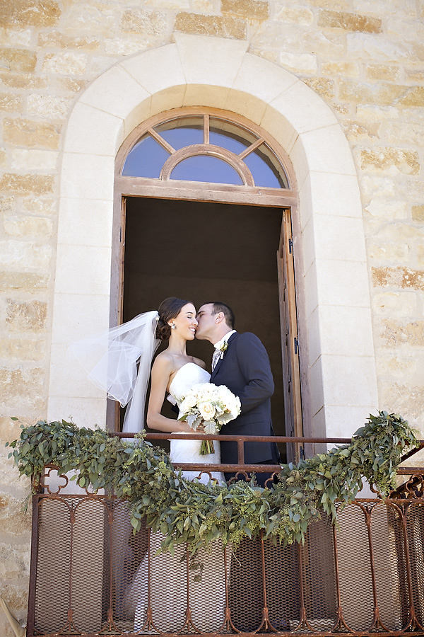 vineyard wedding at Sunstone Winery, Santa Ynez, California, photos by Santa Barbara, CA wedding photographers Ashleigh Taylor Photography | via junebugweddings.com vineyard wedding at Sunstone Winery, Santa Ynez, California, photos by Santa Barbara, CA wedding photographers Ashleigh Taylor Photography | via junebugweddings.com