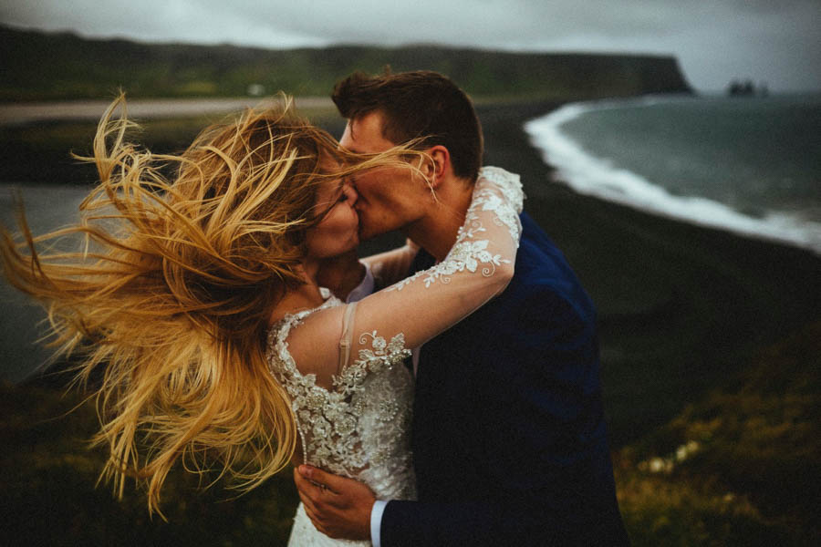 crazy-passionate-icelandic-wedding-adventure-maciej-suwalowski-34