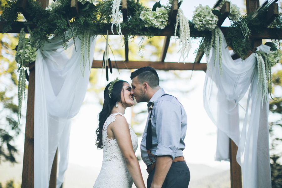 charming-pnw-wedding-anderson-lodge-29