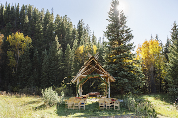 Dunton Hot Springs rustic mountain wedding venue, photo by Chowen Photography | via junebugweddings.com Dunton Hot Springs rustic mountain wedding venue, photo by Chowen Photography | via junebugweddings.com