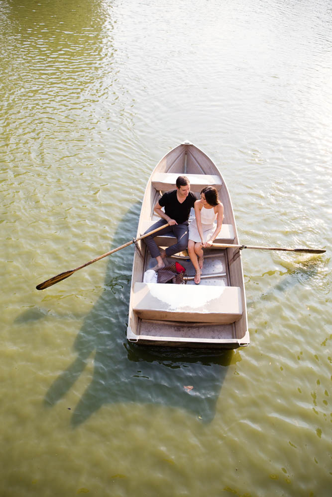 Romantic-Central-Park-Engagement-Photos-Modern-Wedding-Photography-0130