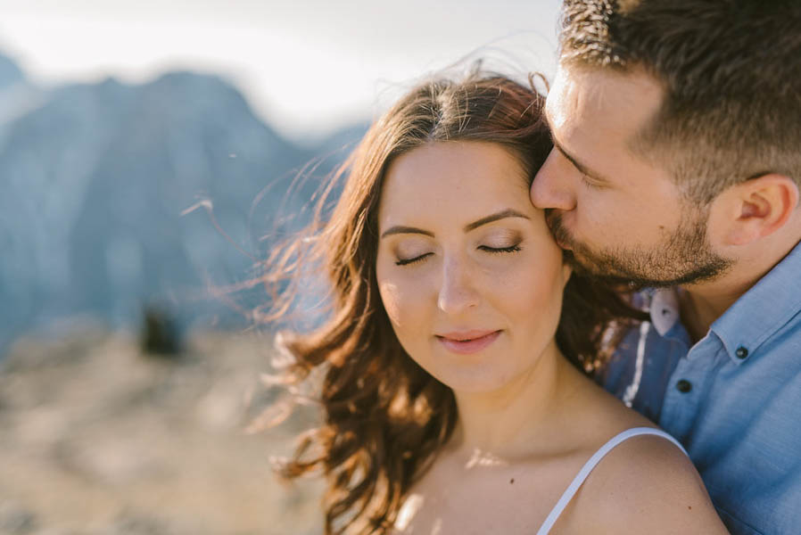 Surprise-Helicopter-Proposal-Icefields-Parkway-Darren-Roberts (12 of 24)