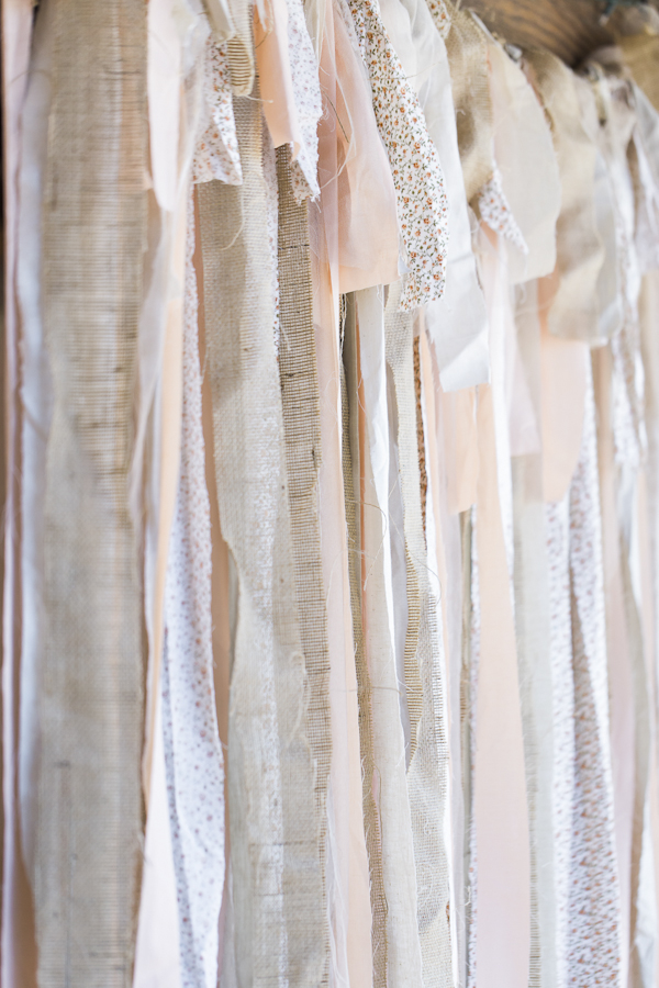 rustic wedding decor, photo by Rachel Solomon | via junebugweddings.com rustic wedding decor, photo by Rachel Solomon | via junebugweddings.com