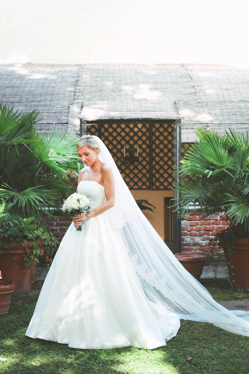 Ivory-and-White-Italian-Wedding-at-Vigna-Chinet (23 of 28)